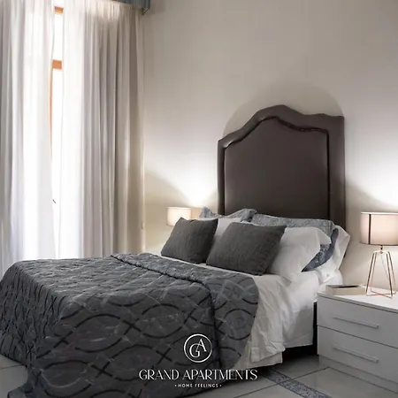 Grandapartments Via Duomo Апартаменты